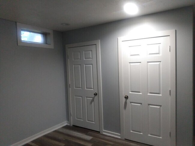 Building Photo - 16950 Woodland Dr