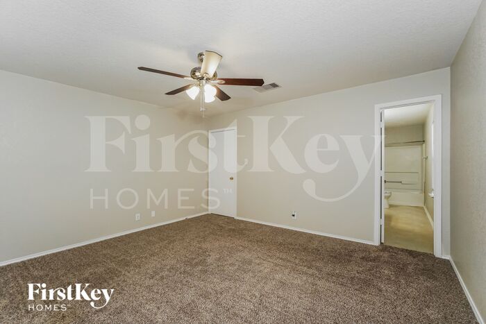 Building Photo - 118 Cindy Lou Dr