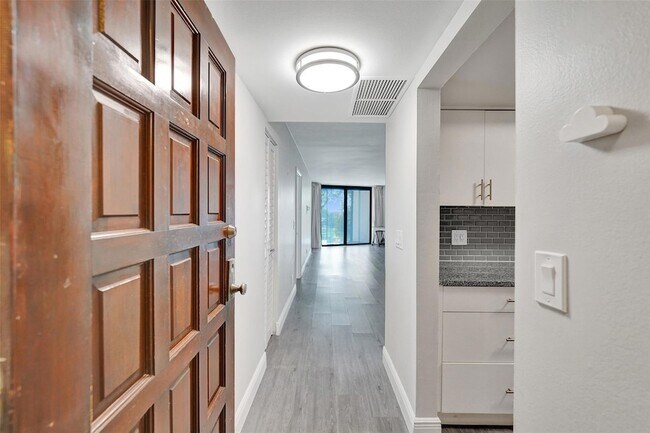 Building Photo - 3800 N Hills Dr