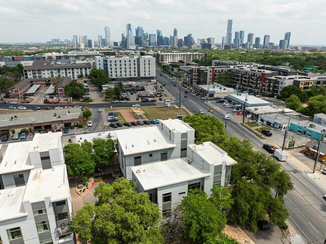 Building Photo - 1702 S Lamar Blvd