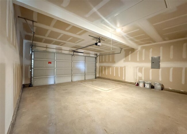 Building Photo - 16208 Lovers Ln