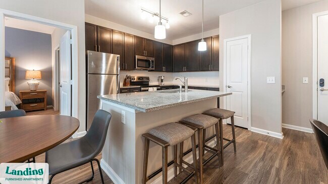 Building Photo - 915 Brentmoor Dr