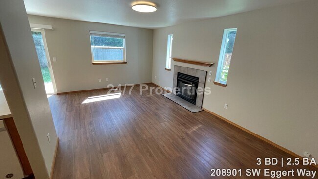 Primary Photo - Updated 3 BD | 2.5 BA Home w/ Large Backya...
