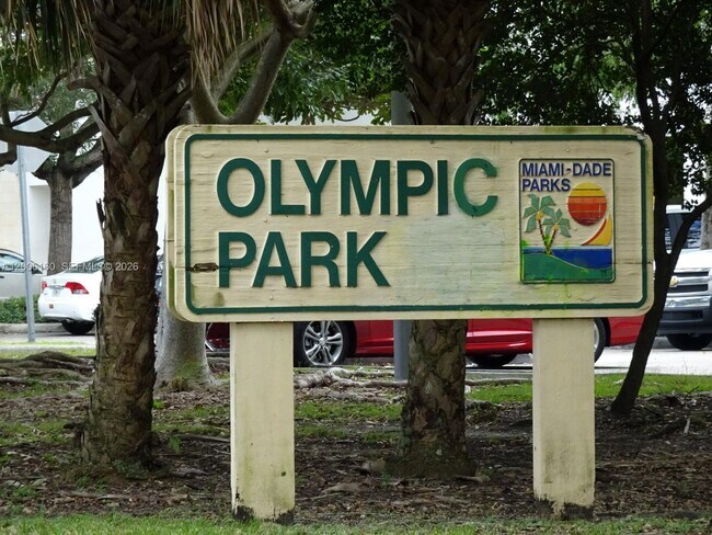 Building Photo - 7921 SW 152nd Ave