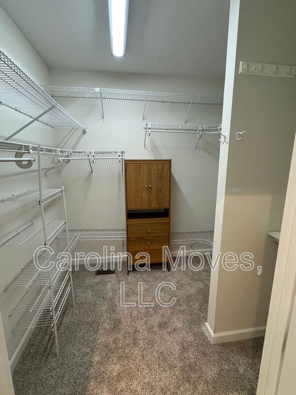 Building Photo - 102 W Field Sparrow Ct