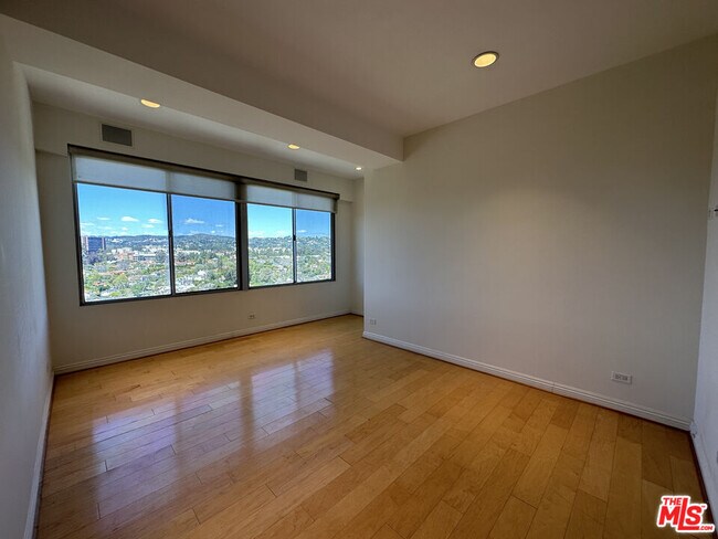 Building Photo - 10501 Wilshire Blvd