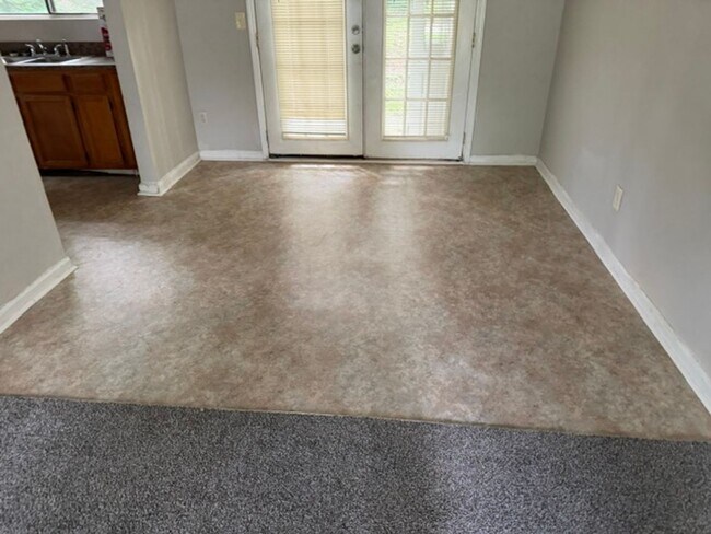 Building Photo - Renovated 3 Bedroom 2 Bath Home For Rent! Conveniently located in Wonderful Austell Neighborhood!...