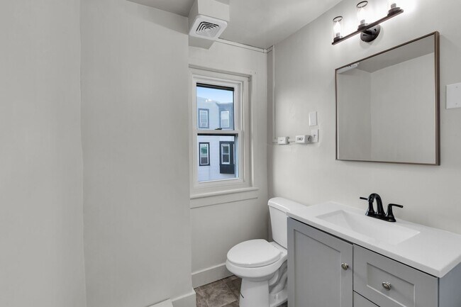 Building Photo - 1466 Main St