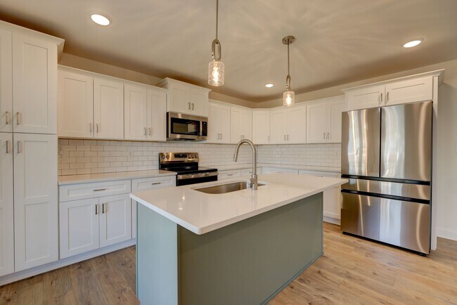 Building Photo - 1385 Harmon Ln