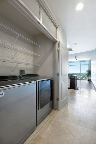 Building Photo - 102 Colorado St