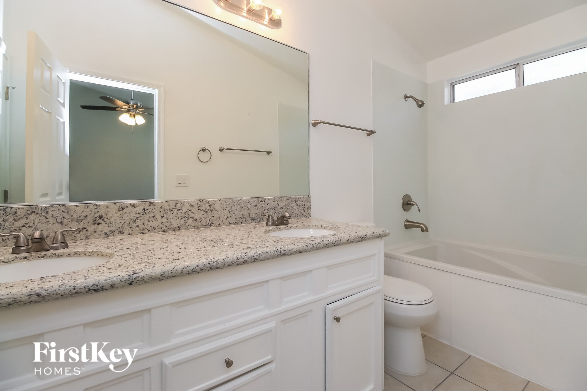 Building Photo - 812 E Morelos St