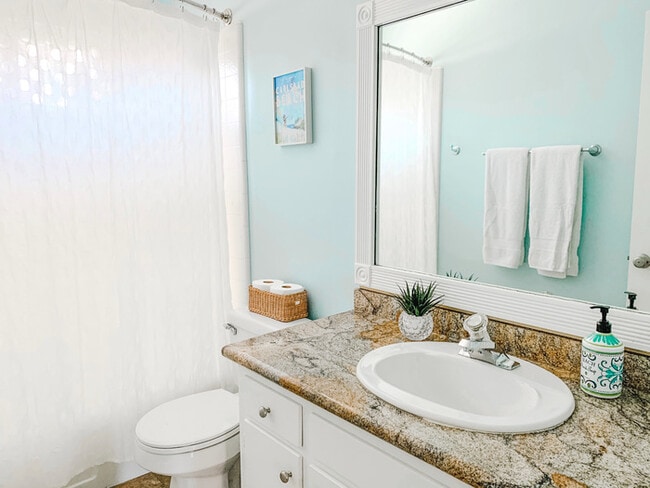 Building Photo - 3080 Lincoln St