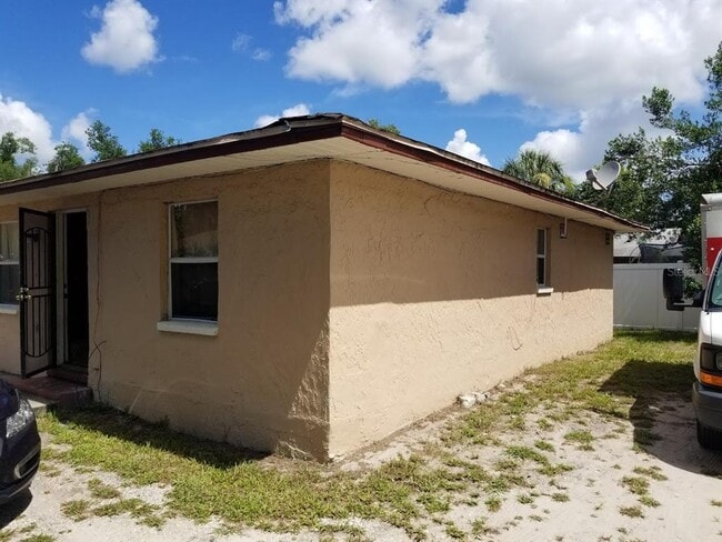 Primary Photo - 520 Pinewood Ave