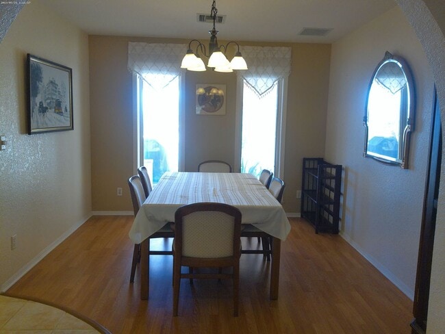 Building Photo - Entertainers Delight Beautiful Pool home Available May 12 to Sept 15, 2026