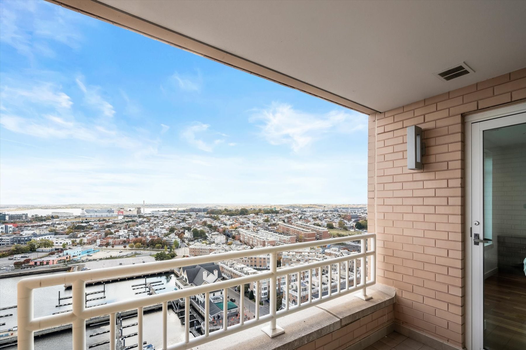 Building Photo - 100 Harborview Dr