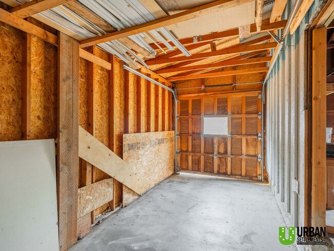 Building Photo - 2104 N Dale Ln