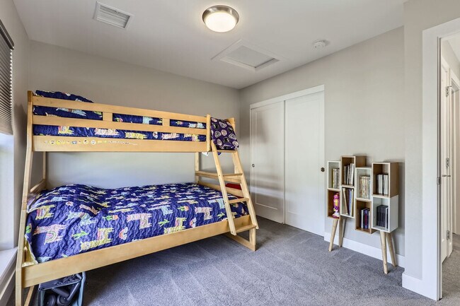 Building Photo - 5409 Allison St