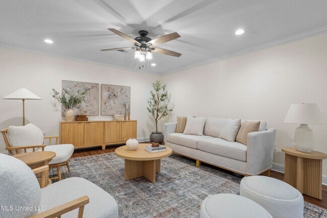 Building Photo - Beautifully Remodeled Home in Historic Gulf Hills, Golf Course Community!