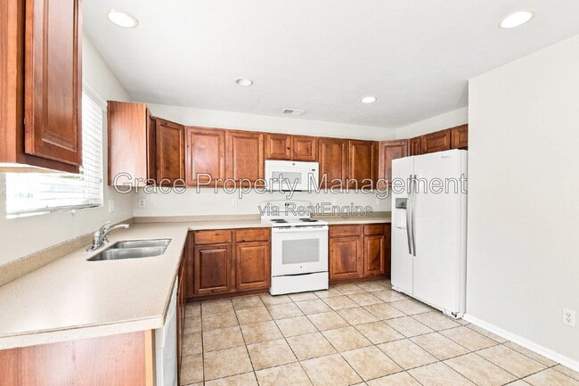 Building Photo - 5177 Pelican St