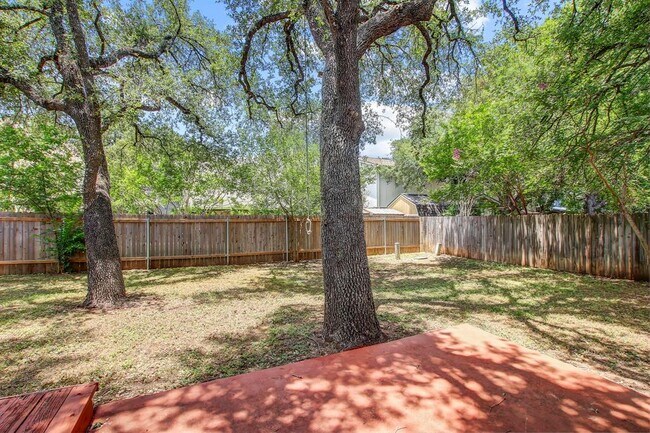 Building Photo - 17516 Klamath Falls Dr