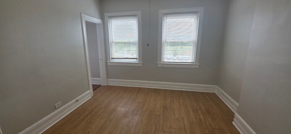 Building Photo - 382 Bond St