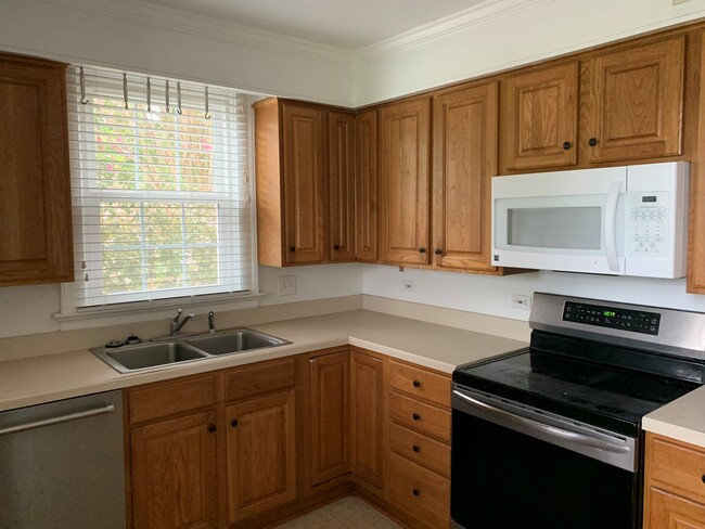 Building Photo - 4102 Peakland Pl
