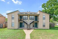 Building Photo - 1900 Woodsman Dr