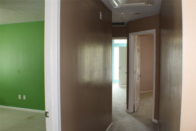 Building Photo - 12231 Ashford Park Dr
