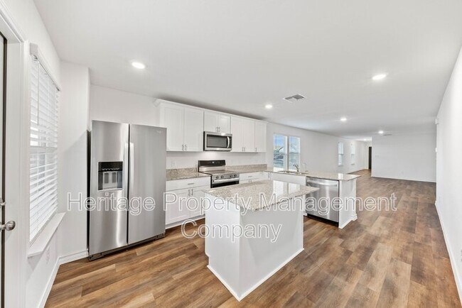 Building Photo - 817 Heartseed Ave