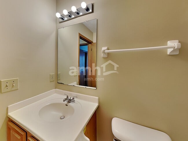 Building Photo - 514 Hannifin Dr