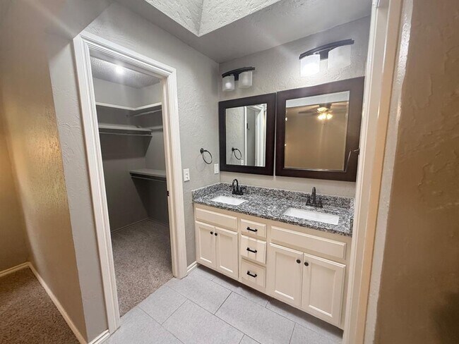 Building Photo - 405 Partridge Ln