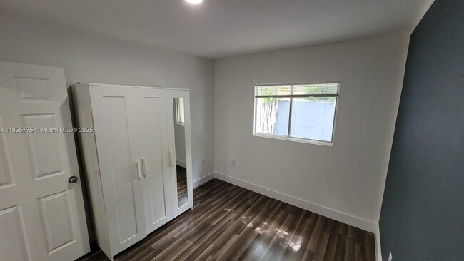Building Photo - 228 NW 35th St