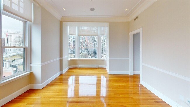 Building Photo - 22 Beacon St