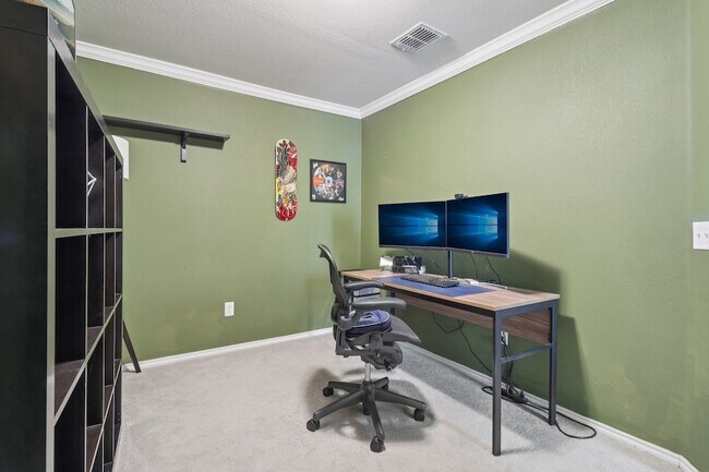 Building Photo - 475 Grenada Lk Dr