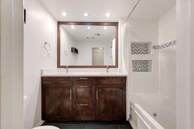 Building Photo - Remodeled 4BD/3BTH With a Single Car Garage Home Near Penn Square Mall and Classen Curve