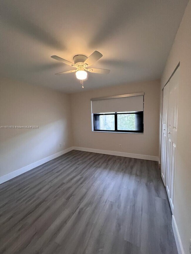 Building Photo - 2745 W 66th St