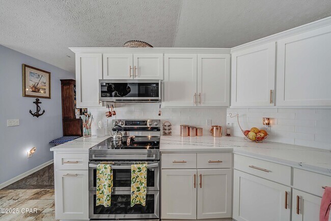 Building Photo - 625 Amberjack Dr