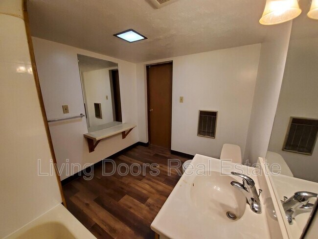 Building Photo - 2601 N 58th St