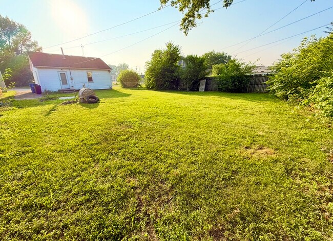 Building Photo - 23816 Kathleen Ave