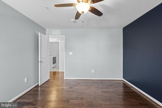 Building Photo - 2419 Vly Vw Wy