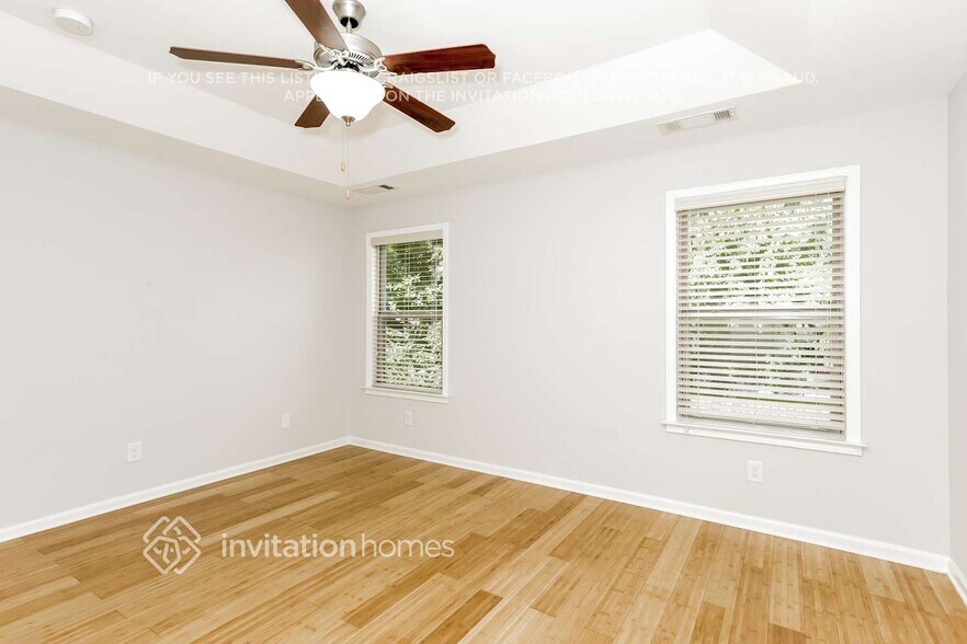 Building Photo - 3099 Hallmark Ln NE