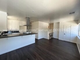 Building Photo - 1415 Seward St