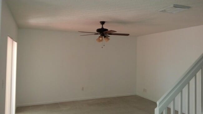 Building Photo - 2221 White Pine Cir
