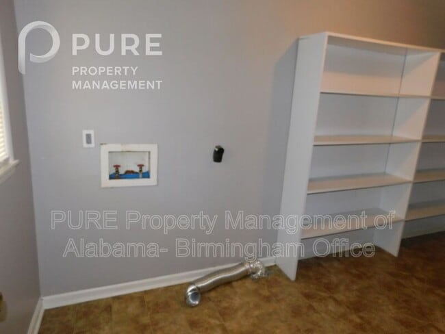 Building Photo - 117 22nd Ave NW