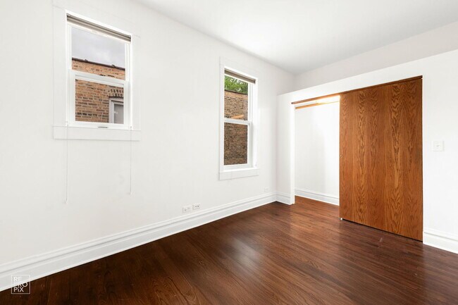 Building Photo - 5115 W Pensacola Ave