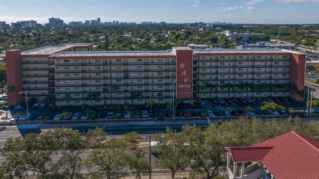 Building Photo - 2350 NE 14th Street Causeway