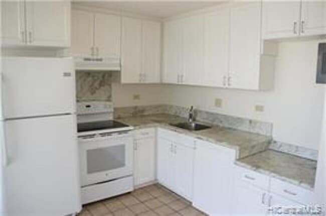 Building Photo - 2 Bdrm/1 Bath in Makiki - The Consulate