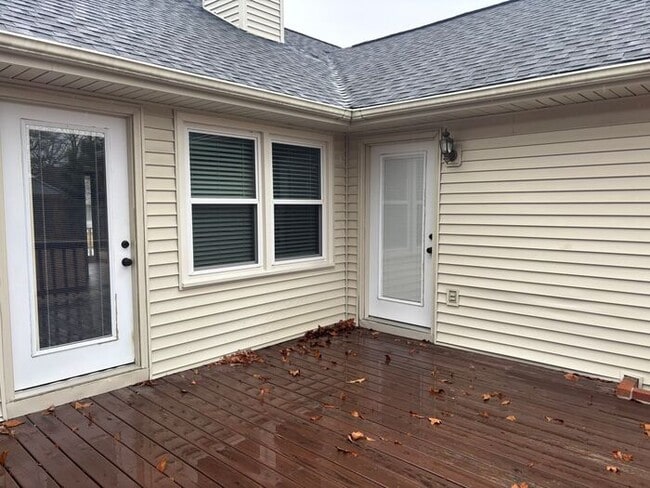 Building Photo - 867 Flintwood Rd