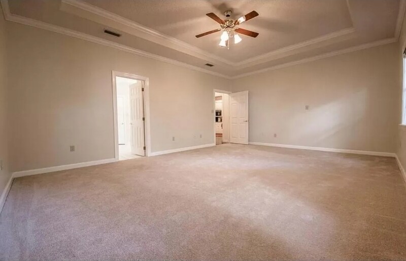 Building Photo - 2 Lake Laurie Dr