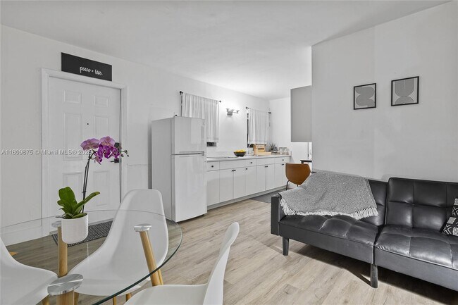 Building Photo - 2788 SW 33rd Ct